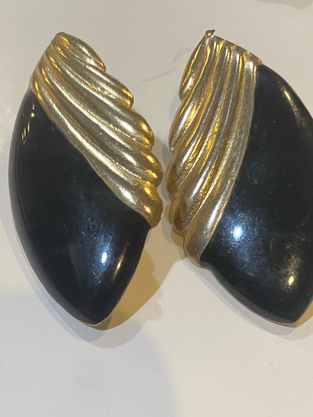 Gold and Black Sculpted Wave Pierced Earrings